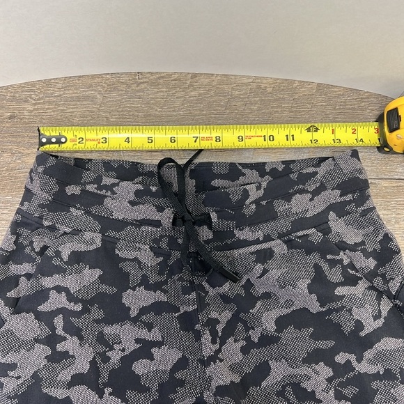 Lululemon READY TO RULU Jogger Pants -Heritage Camo Jacquard Rock Size 8 - Picture 7 of 11